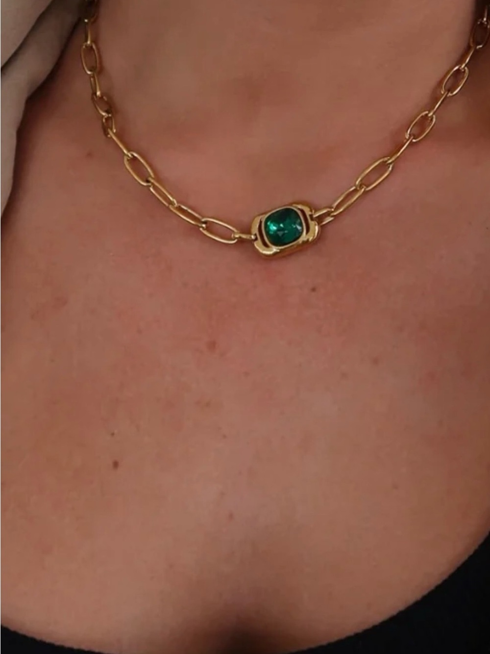 Gold Chain Necklace with Emerald Green Stone